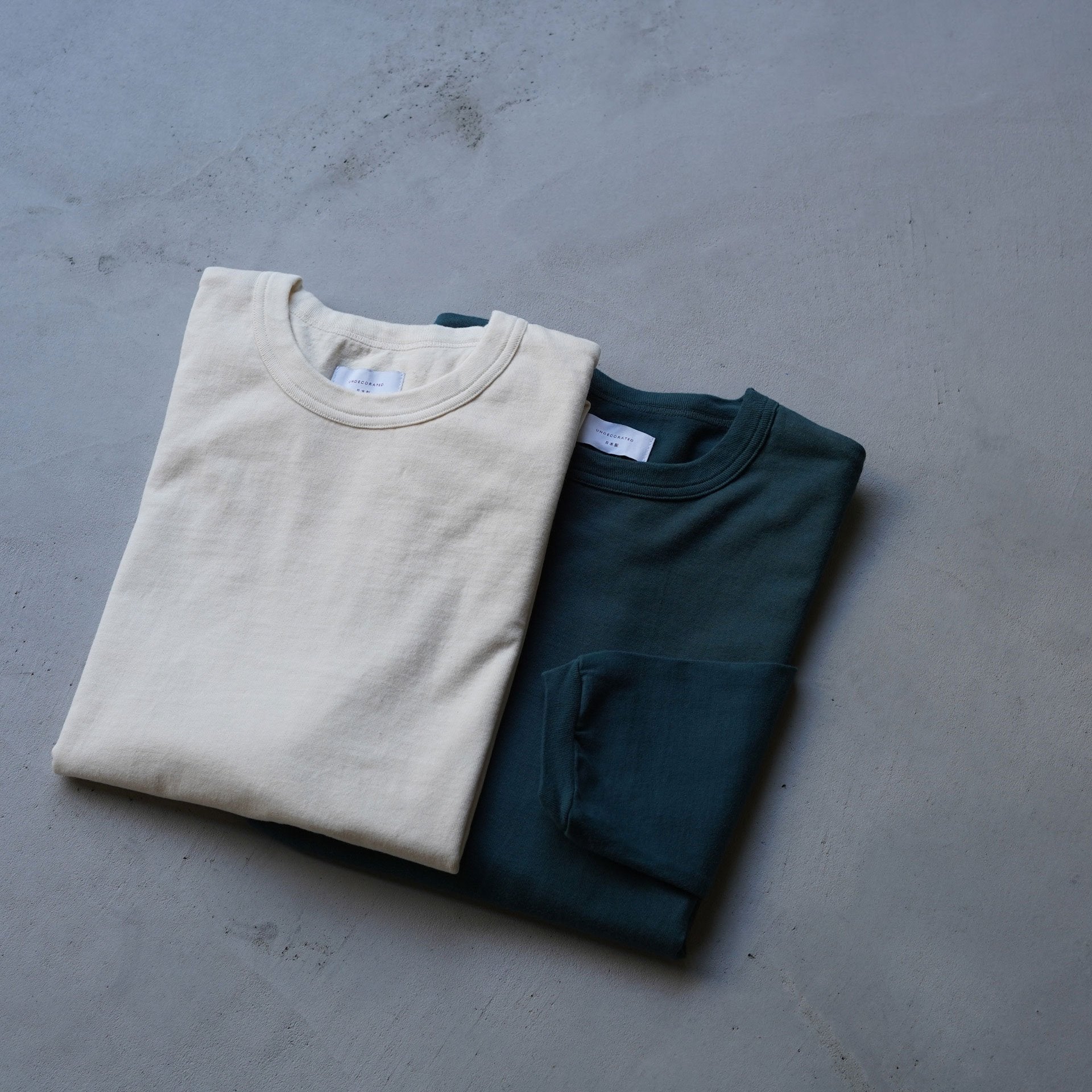 シンプルだからこそ差がつく定番Tシャツ