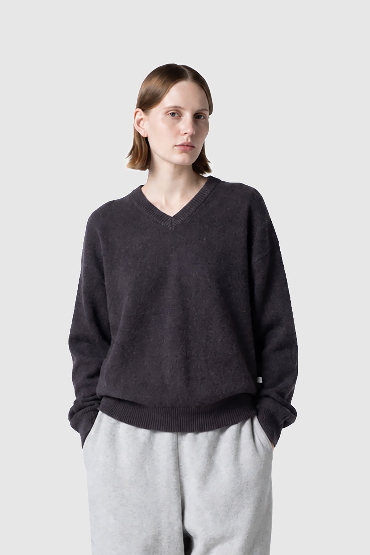 CASHMERE V-NECK SWEATER