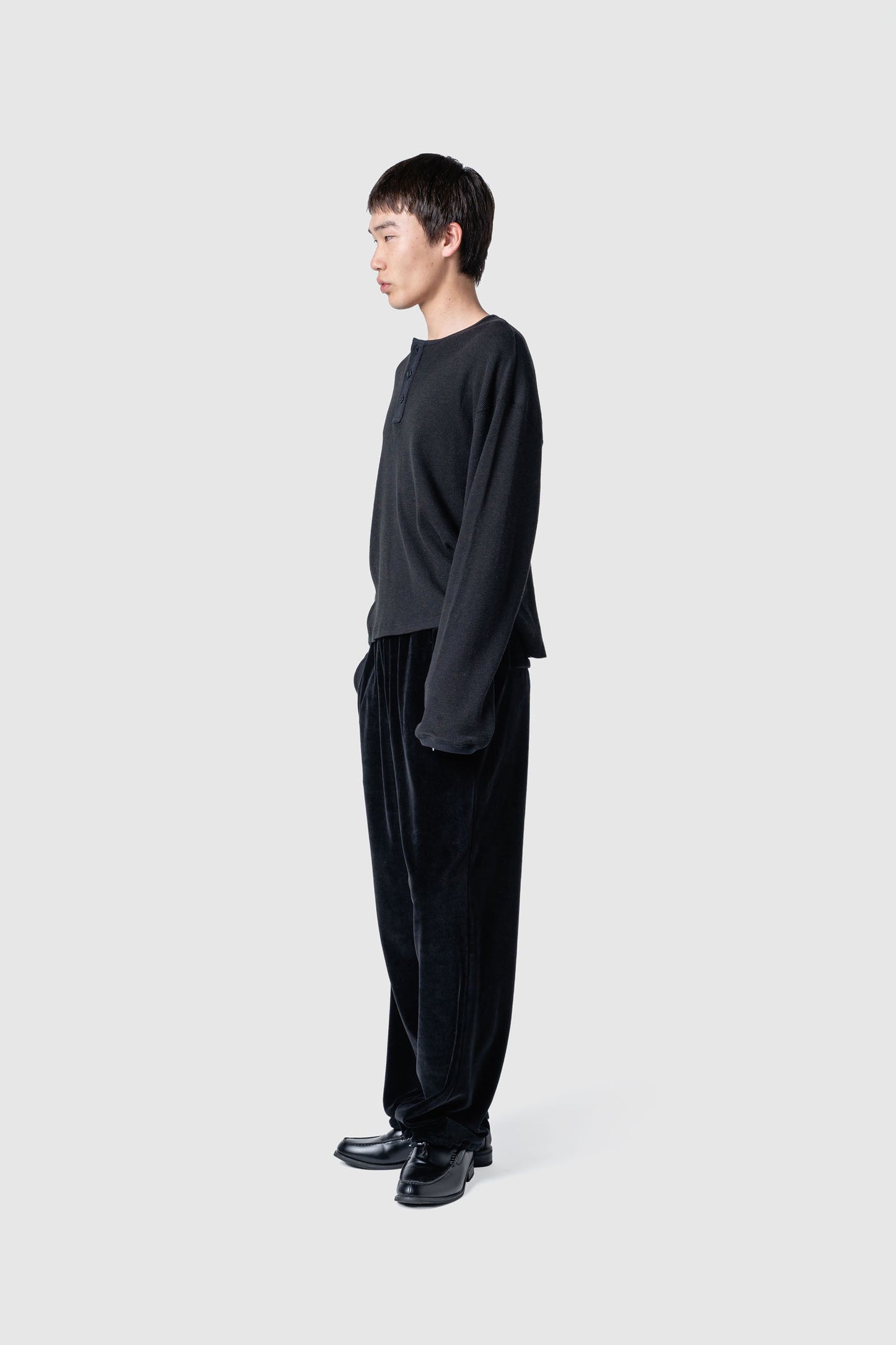 COTTON CASHMERE WAFFLE HENRY NECK TOP