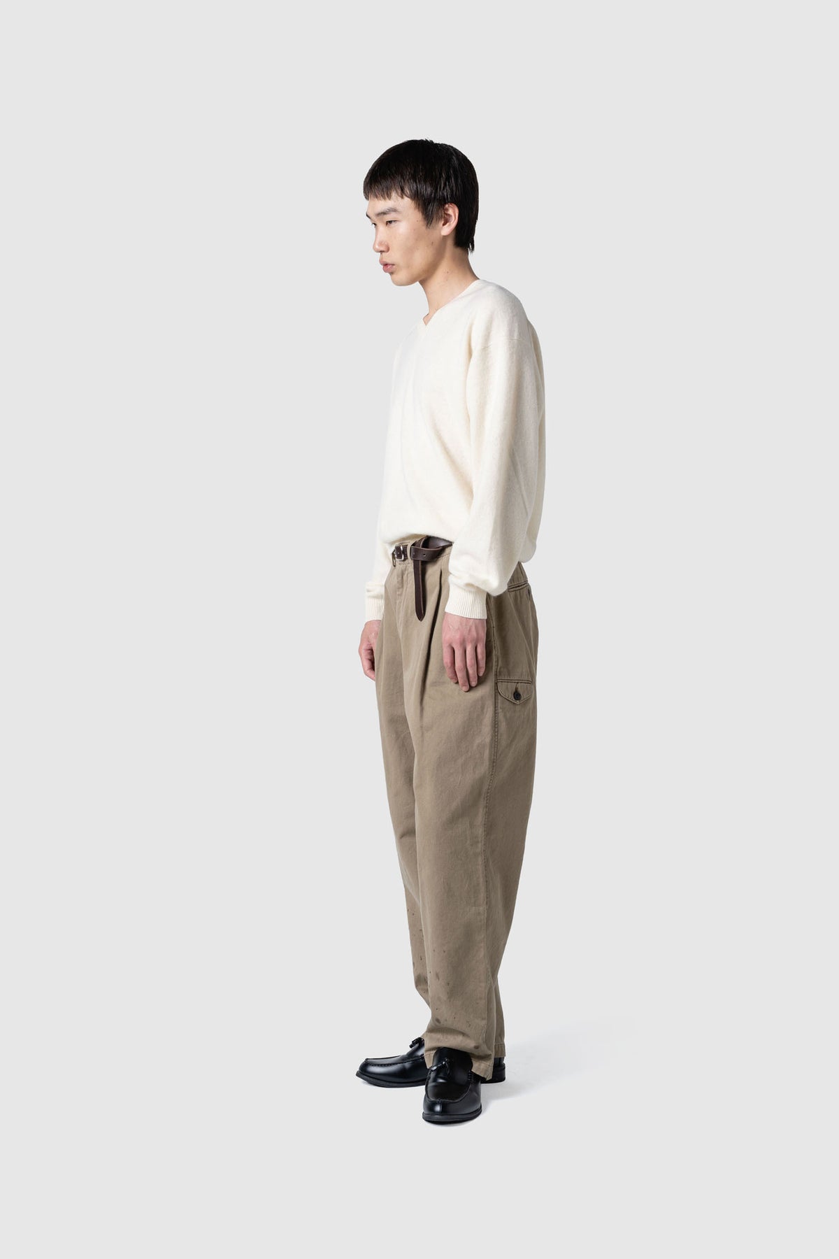 CASHMERE V-NECK SWEATER