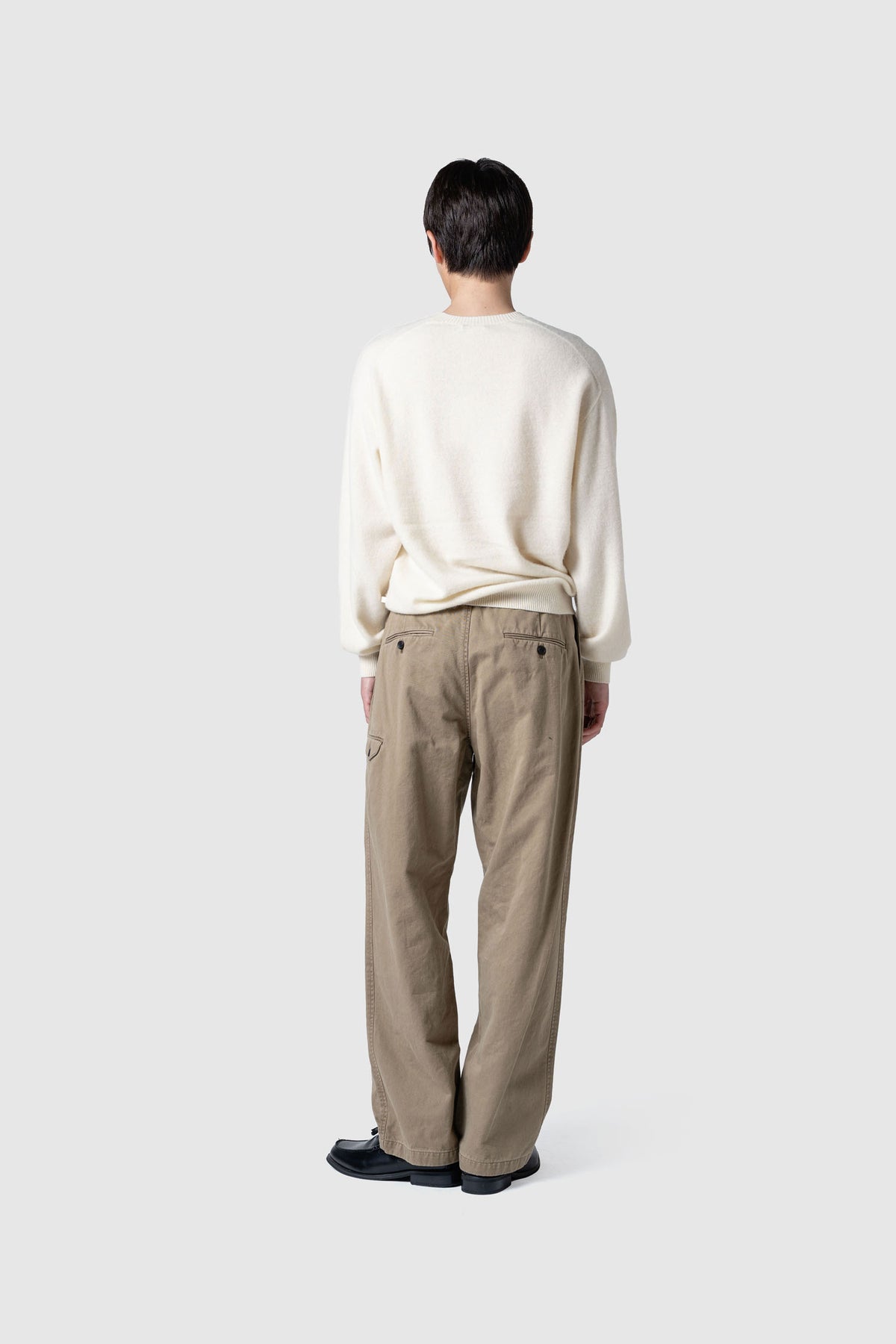 CASHMERE V-NECK SWEATER