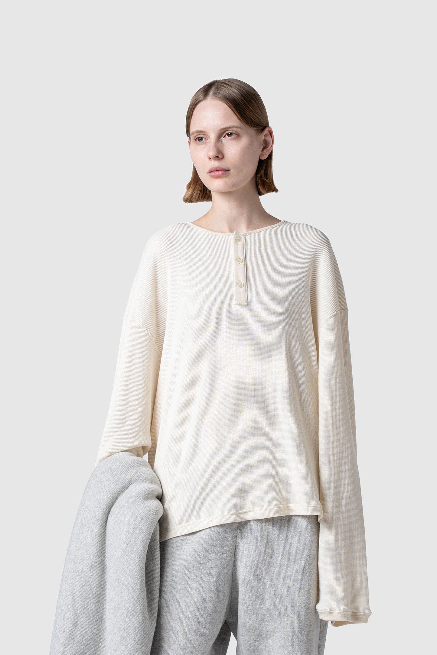 COTTON CASHMERE WAFFLE HENRY NECK TOP
