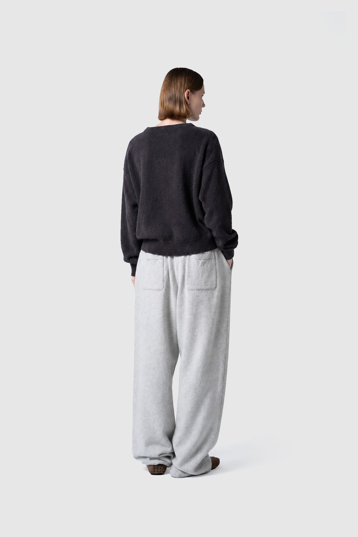 CASHMERE V-NECK SWEATER